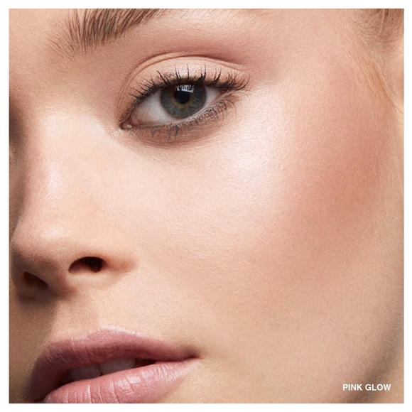 Bobbi Brown Highlighting Powder - Picture 13 of 16